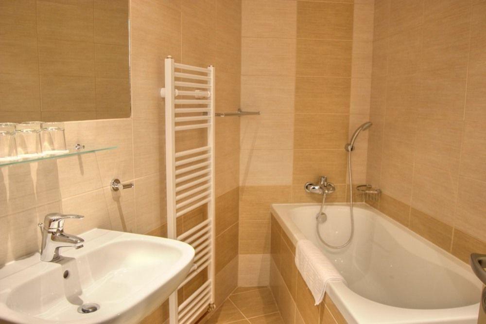 Hotel Gloria Prága Kültér fotó