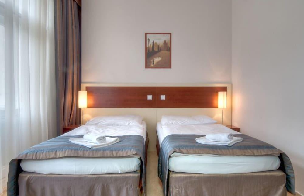 Hotel Gloria Prága Kültér fotó