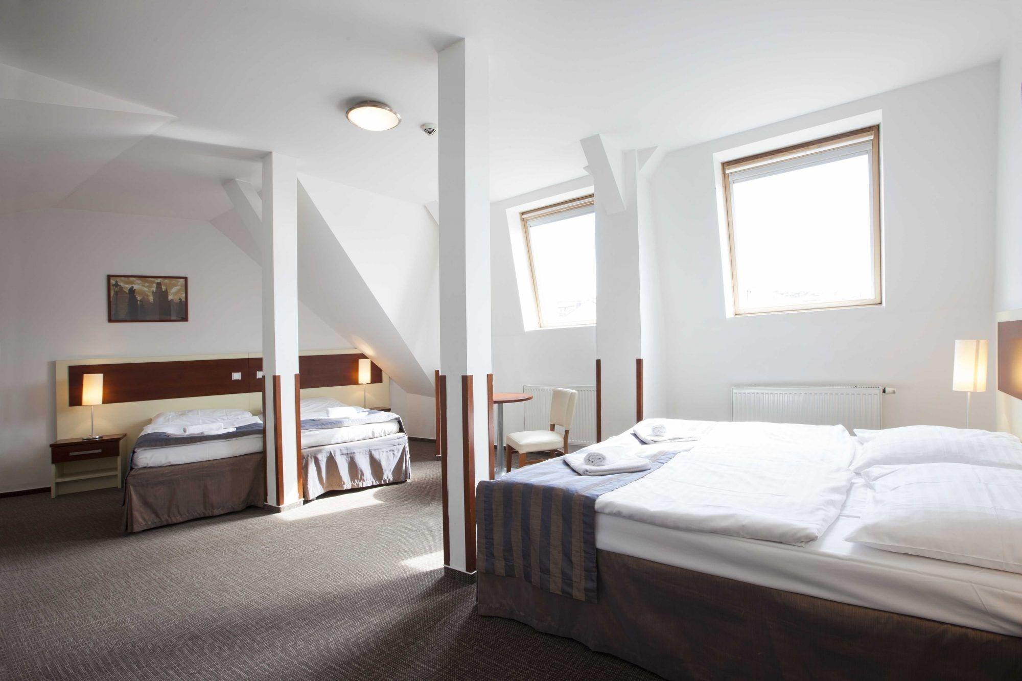 Hotel Gloria Prága Kültér fotó