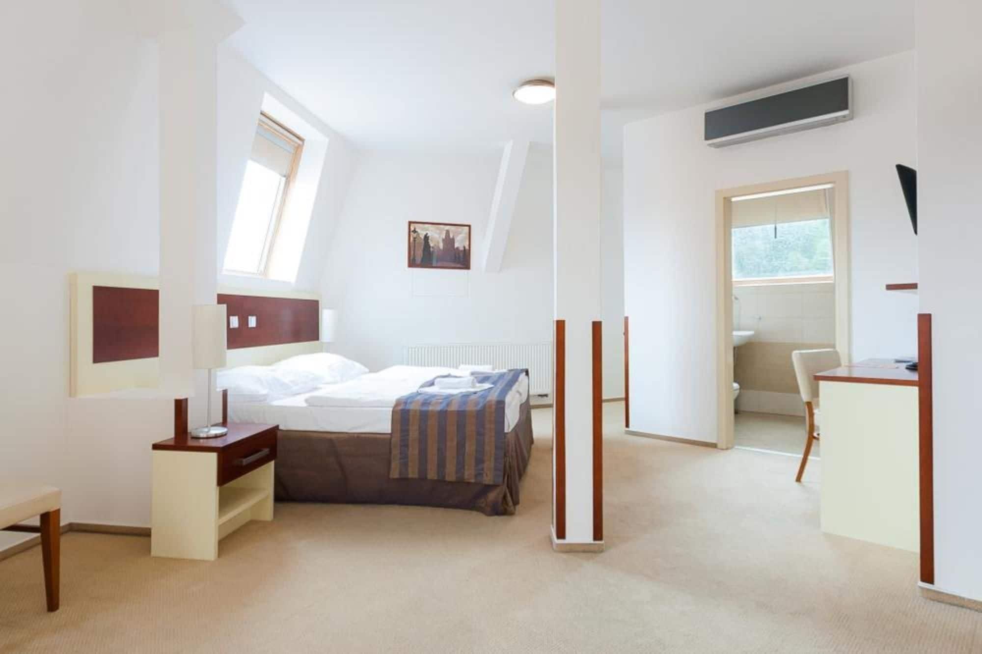 Hotel Gloria Prága Kültér fotó