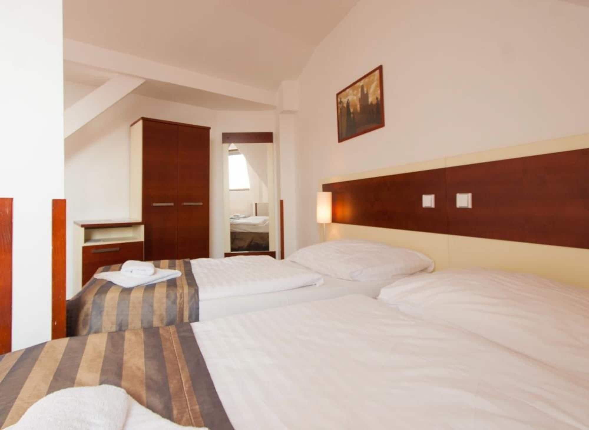 Hotel Gloria Prága Kültér fotó