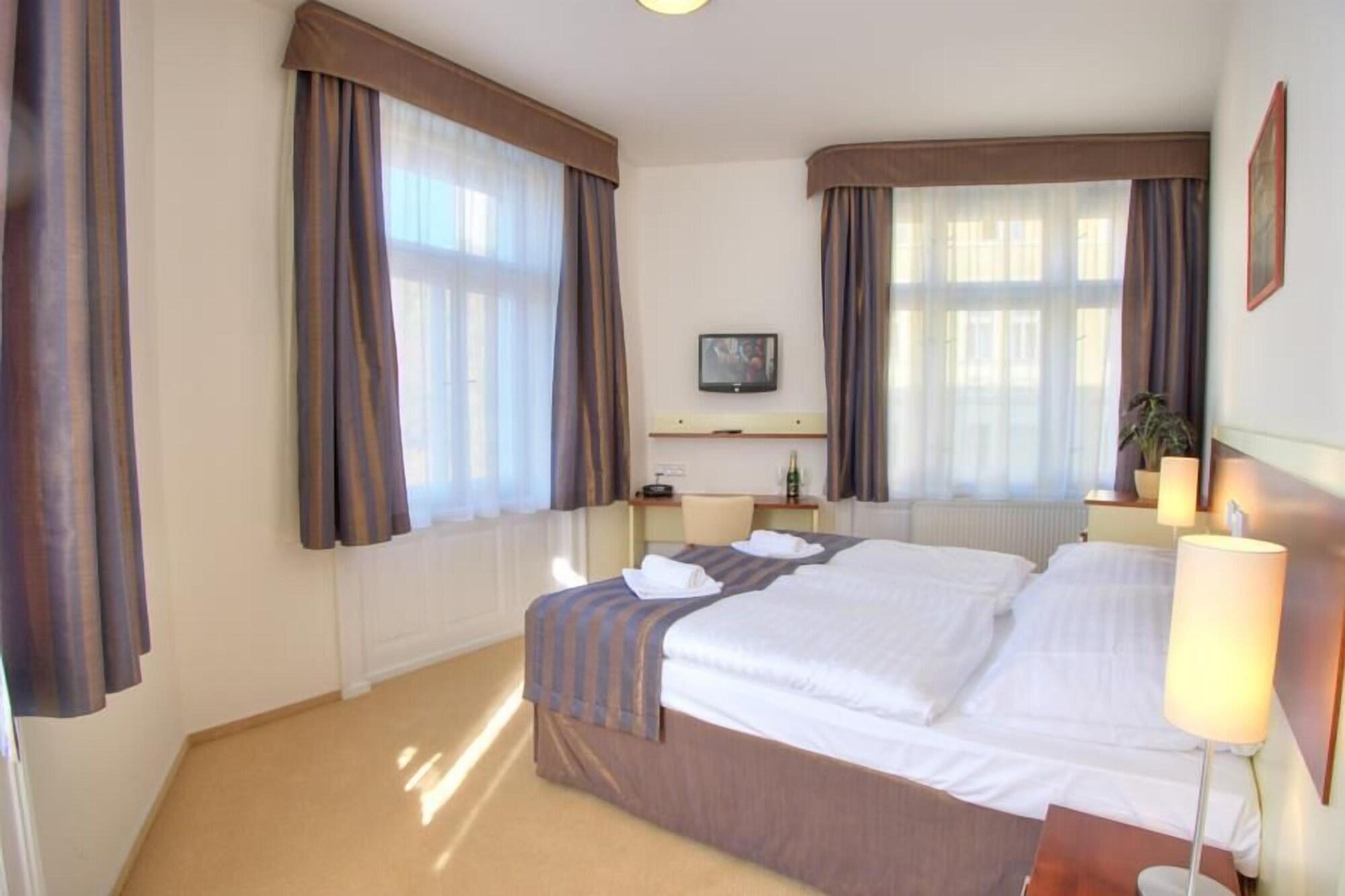 Hotel Gloria Prága Szoba fotó