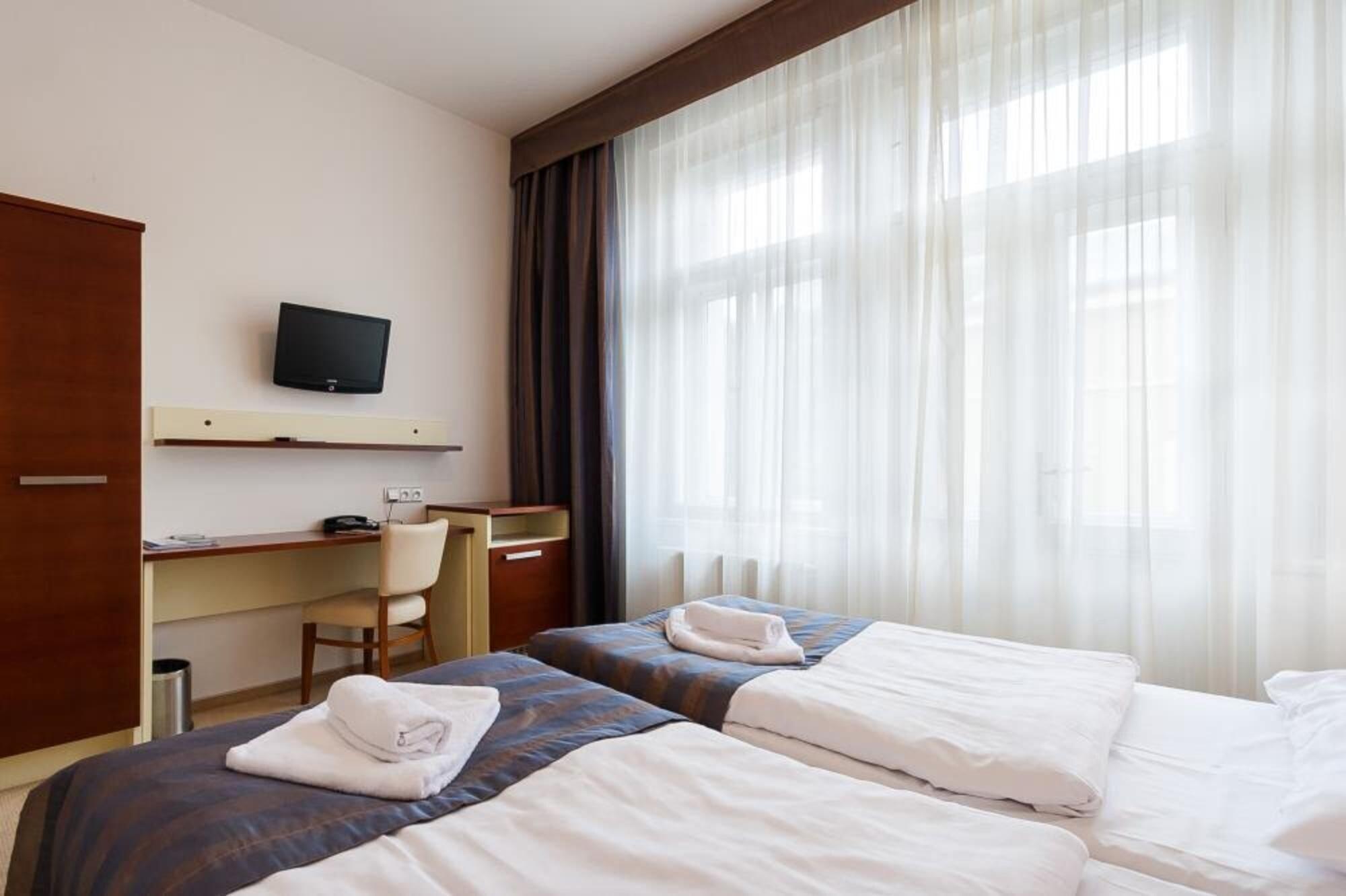 Hotel Gloria Prága Kültér fotó