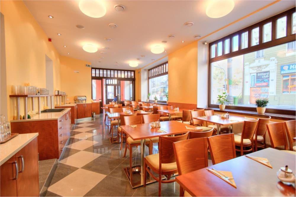 Hotel Gloria Prága Kültér fotó