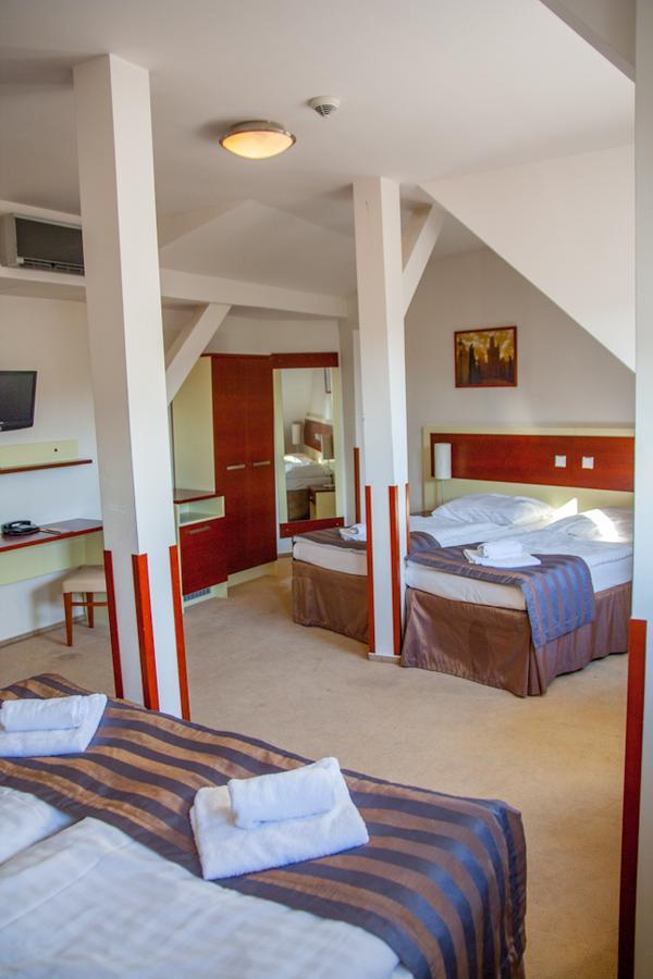 Hotel Gloria Prága Kültér fotó