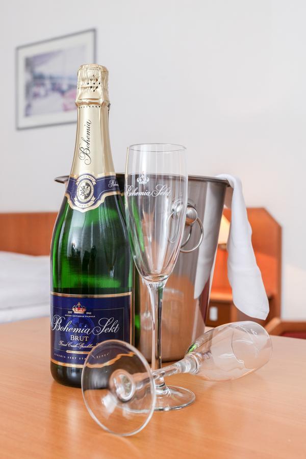 Hotel Gloria Prága Kültér fotó