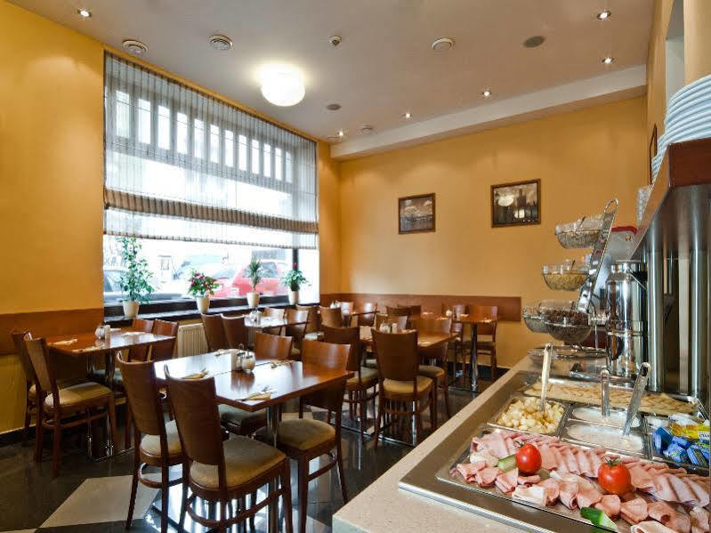 Hotel Gloria Prága Kültér fotó