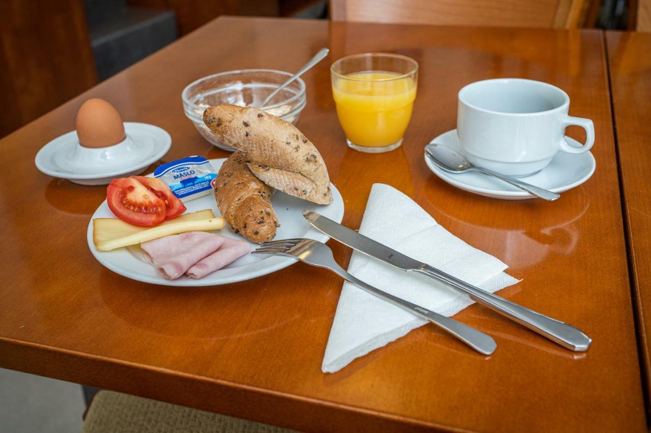 Hotel Gloria Prága Kültér fotó