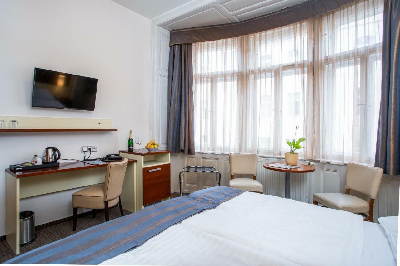 Hotel Gloria Prága Kültér fotó