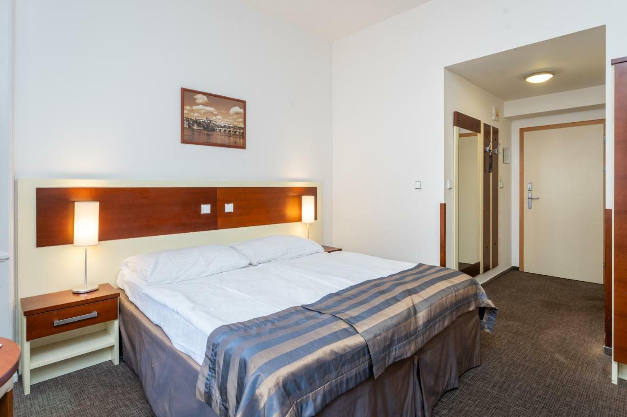 Hotel Gloria Prága Kültér fotó