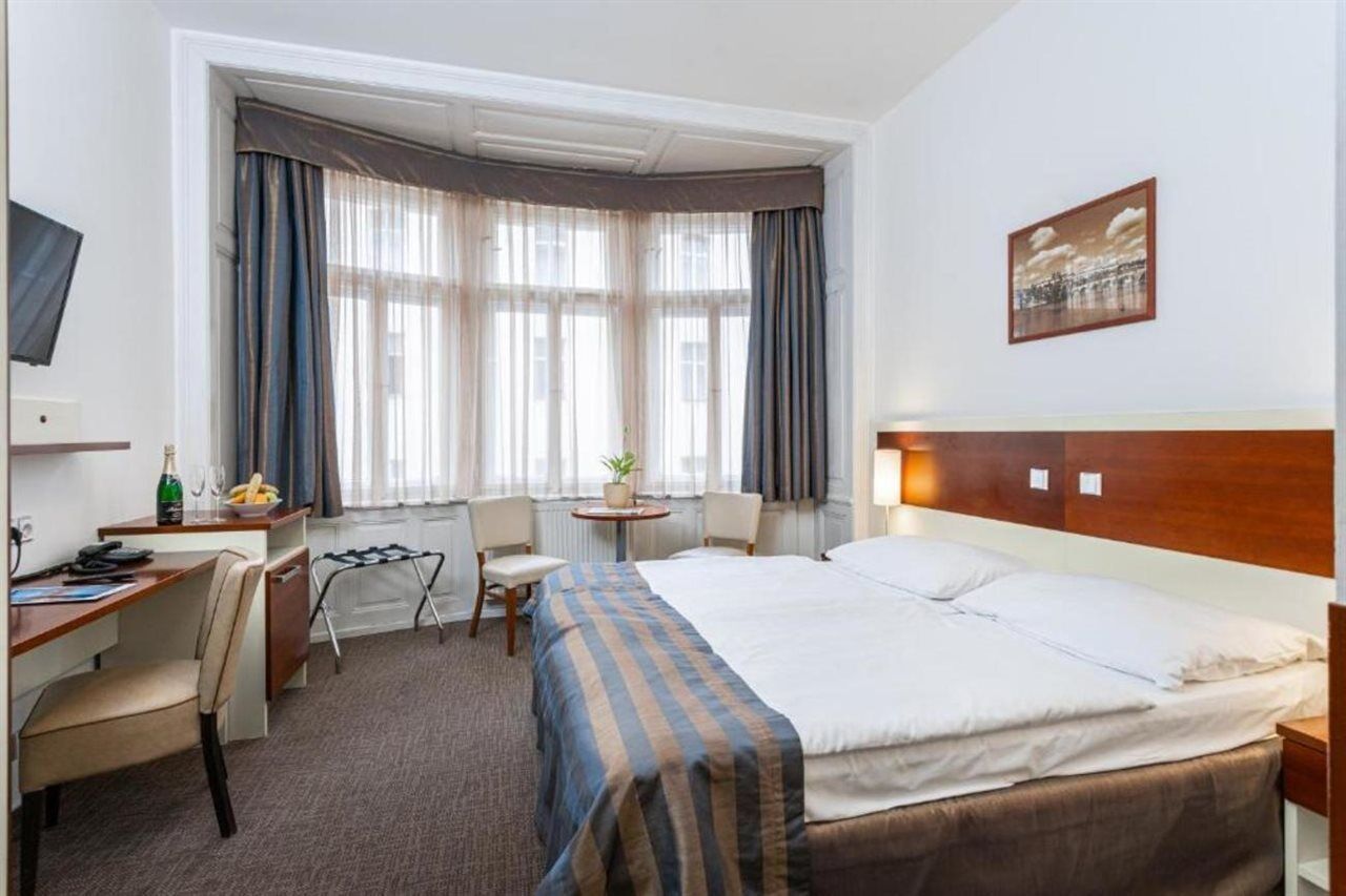 Hotel Gloria Prága Kültér fotó
